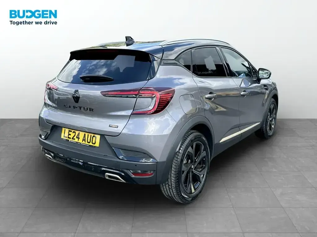 Used Renault Captur Engineered 143 HP (105 kW) 2024 Grey/black SUV