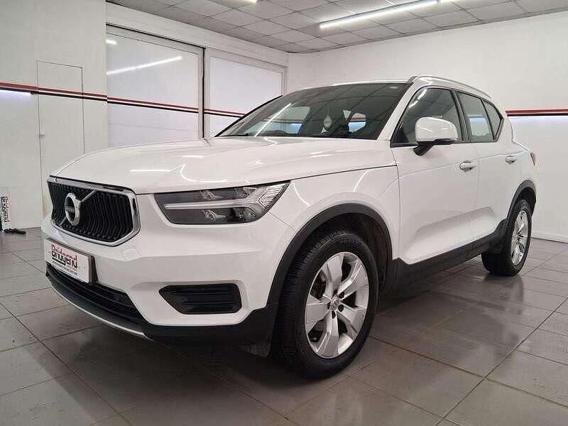 Used Volvo XC40 Momentum 2020 White SUV
