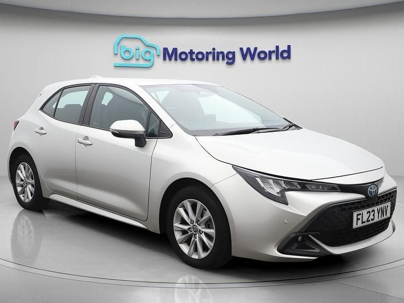 Silver Used 2023 Toyota Corolla Hatchback | £19,100 (Fair price) - Image 1/4