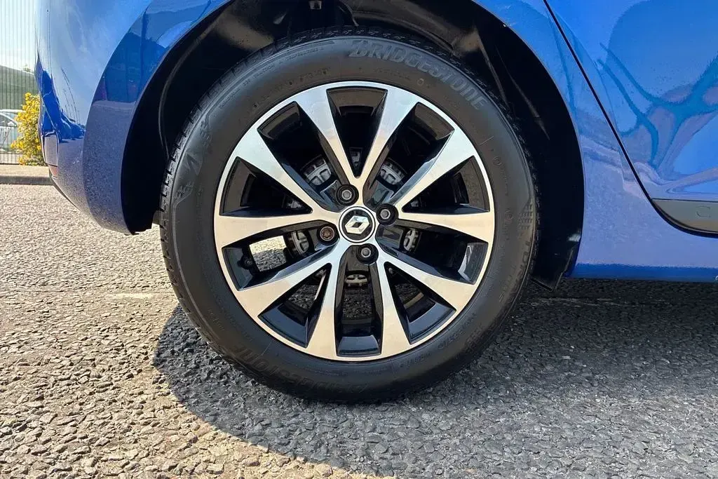 Used Renault Clio Iconic 90 HP (66 kW) 2021 Blue  Hatchback