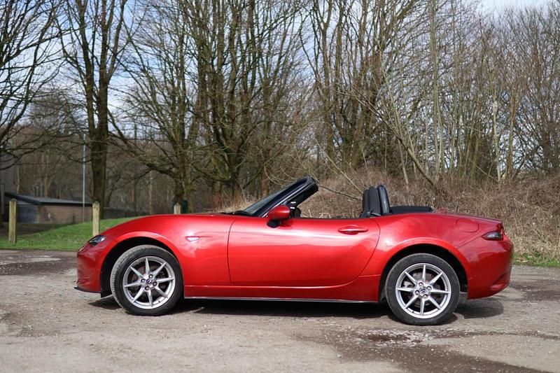 Used Mazda MX5 131 HP (96 kW) 2017 Red Cabriolet