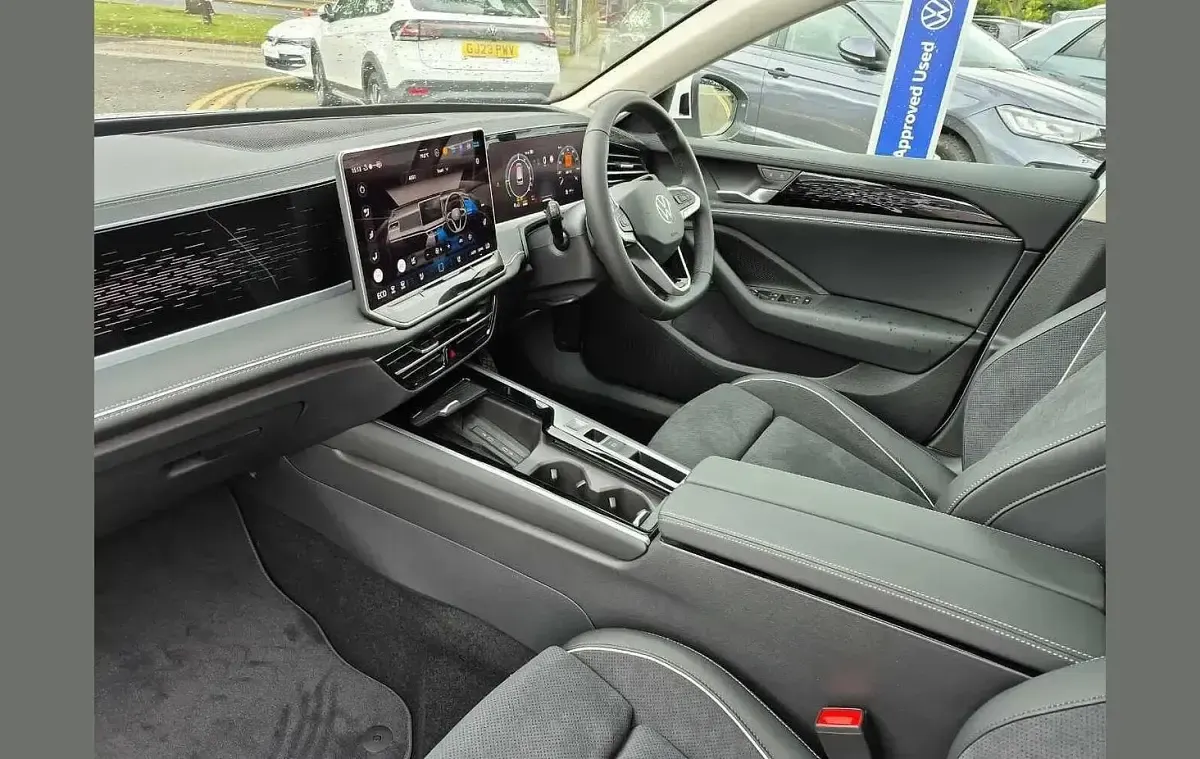 New VW Passat Elegance 200 HP (147 kW) 2026 White Estate