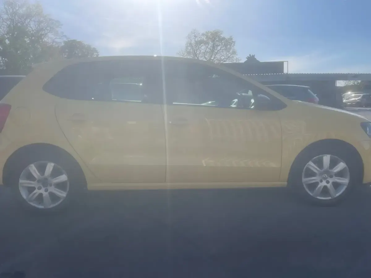 Used VW Polo SE 85 HP (62 kW) 2010 Yellow Hatchback