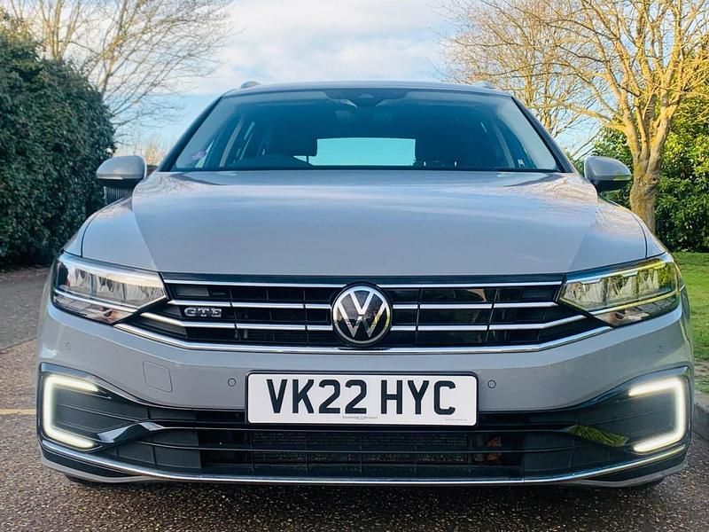 Begagnad VW Passat GTE 218 HK (160 kW) 2022 Grå Kombi