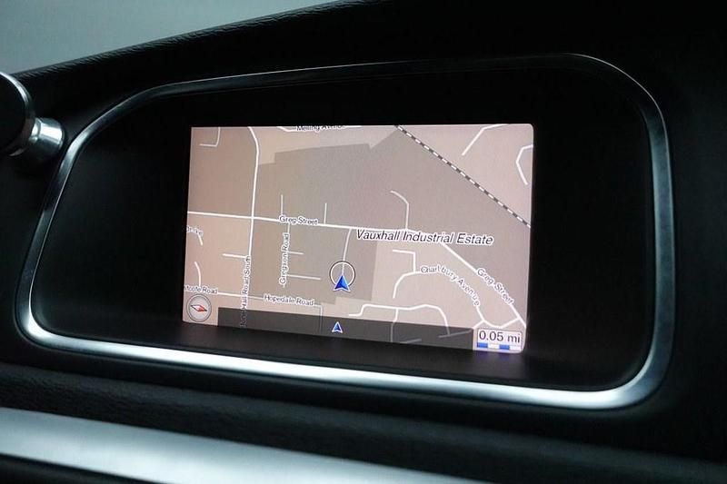 Used Volvo V40 R-Design 120 HP (88 kW) 2018 Grey Hatchback