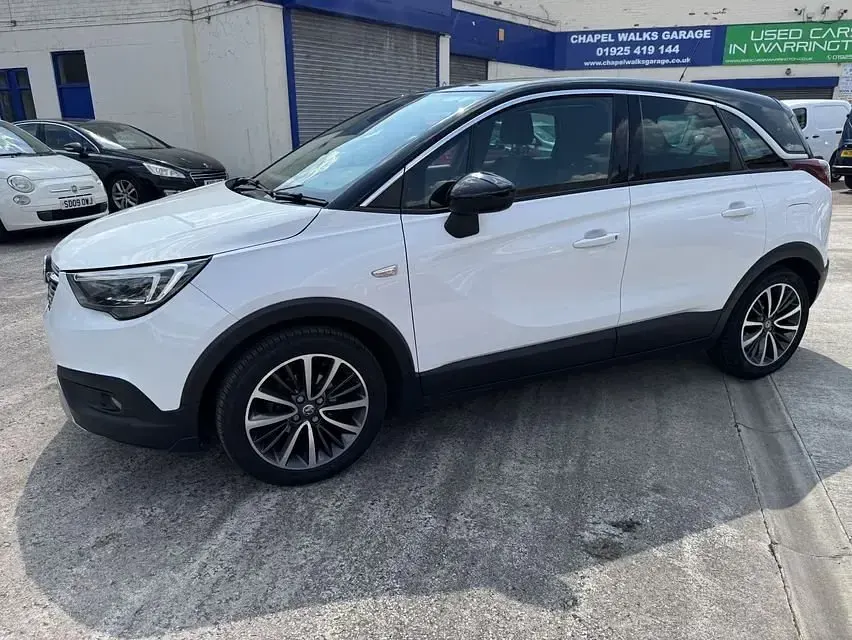 Used Vauxhall Crossland X Elite 83 HP (61 kW) 2020 White SUV