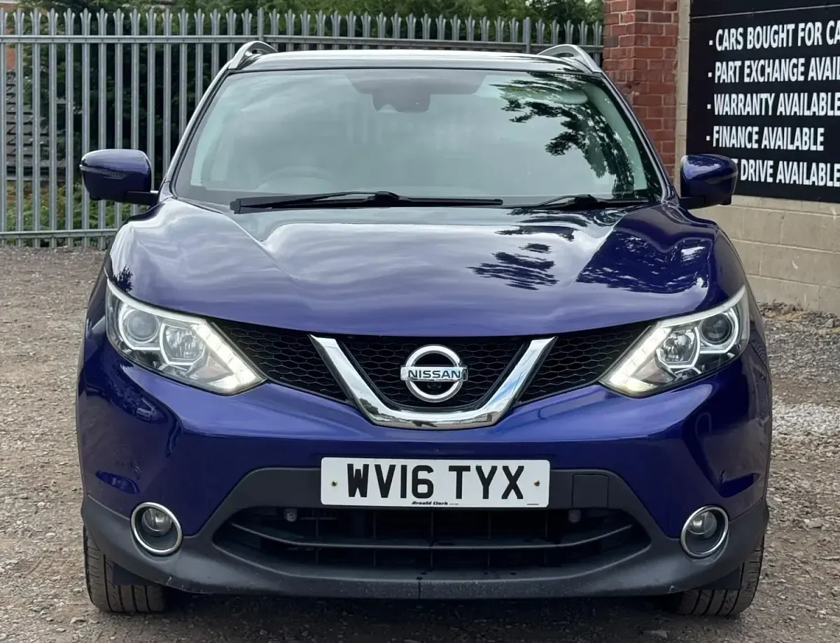 Used Nissan Qashqai N-Connecta 110 HP (80 kW) 2016 Blue SUV