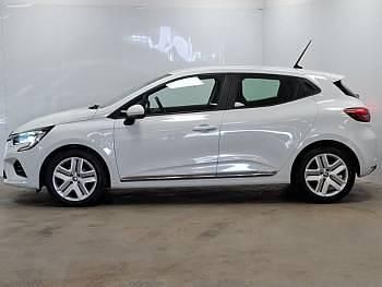 Used Renault Clio IV Play 100 HP (73 kW) 2019 White Hatchback