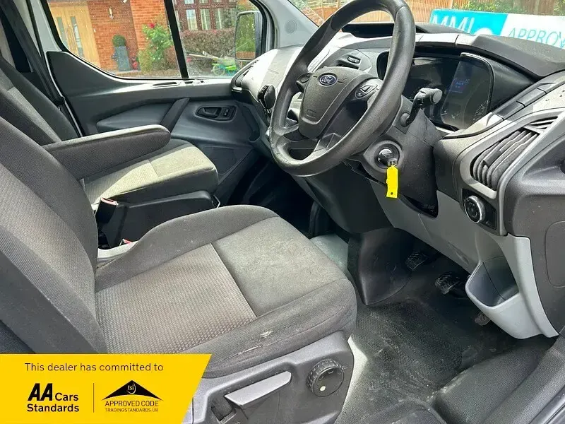Used Ford Transit Custom 105 HP (77 kW) 2017 White Van