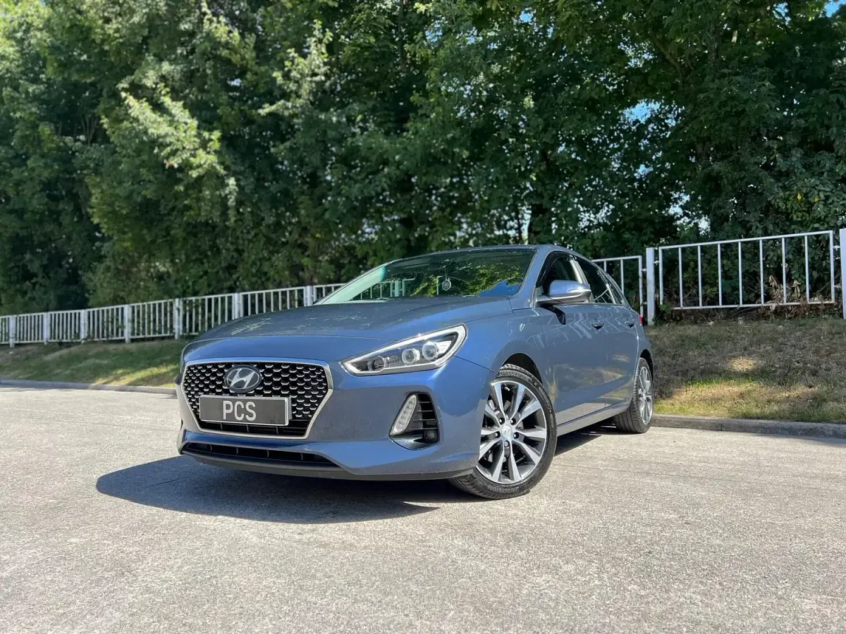 Used Hyundai i30 SE 120 HP (88 kW) 2018 Blue Hatchback