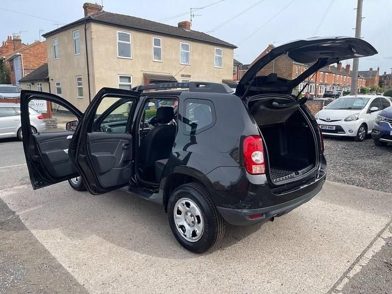 Used Dacia Duster Ambiance 110 HP (80 kW) 2015 Black SUV