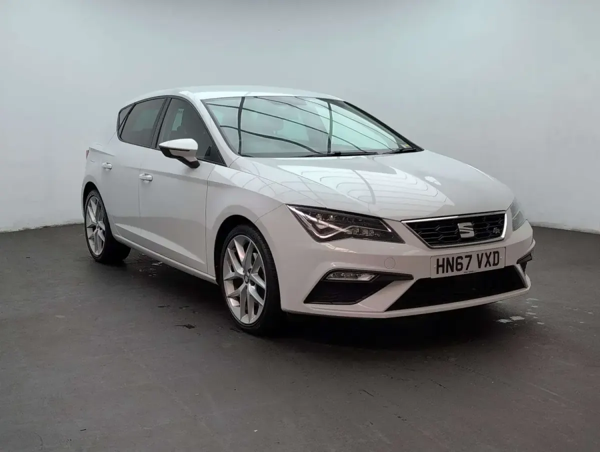 Used Seat Leon FR 125 HP (91 kW) 2018 White Hatchback