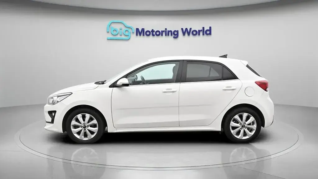 Used Kia Rio 118 HP (86 kW) 2021 White Hatchback