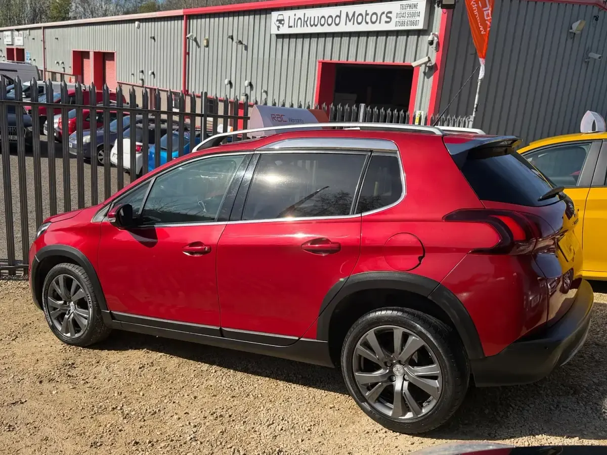 Begagnad Peugeot 2008 Allure 2018 Röd SUV