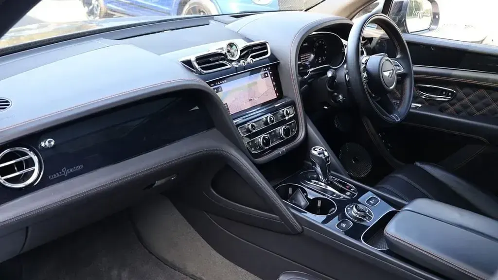 Used Bentley Bentayga 550 HP (404 kW) 2020 Grey SUV