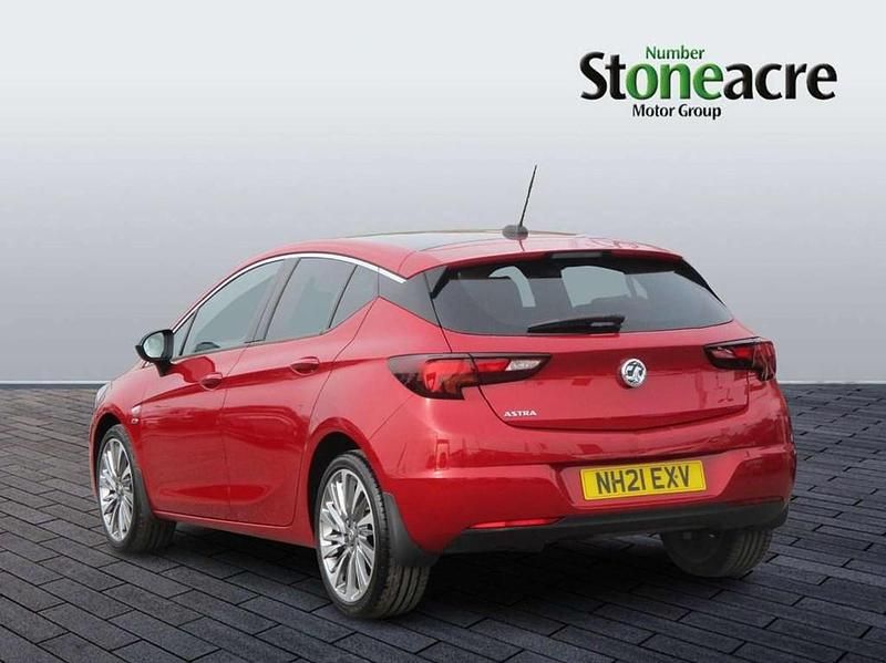 Used Vauxhall Astra Edition 145 HP (106 kW) 2021 Red Hatchback