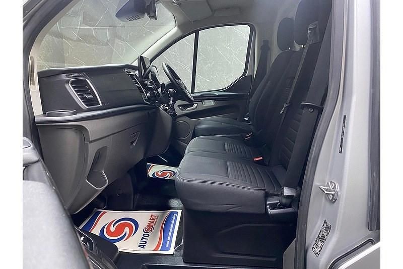 Used Ford Transit Custom Limited 130 HP (95 kW) 2022 Silver Van