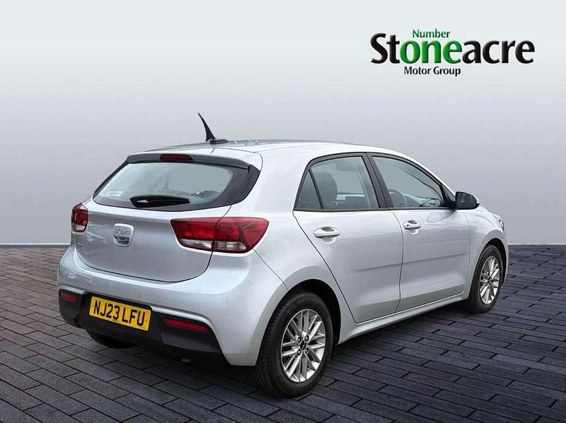 Used Kia Rio 101 HP (74 kW) 2023 Silver Hatchback