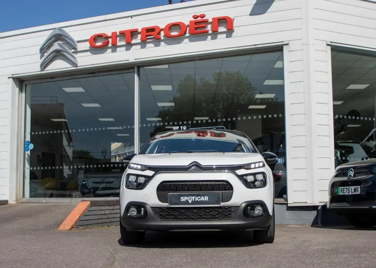 Używany Citroën C3 PureTech 82 KM (60 kW) 2024 Biały Hatchback