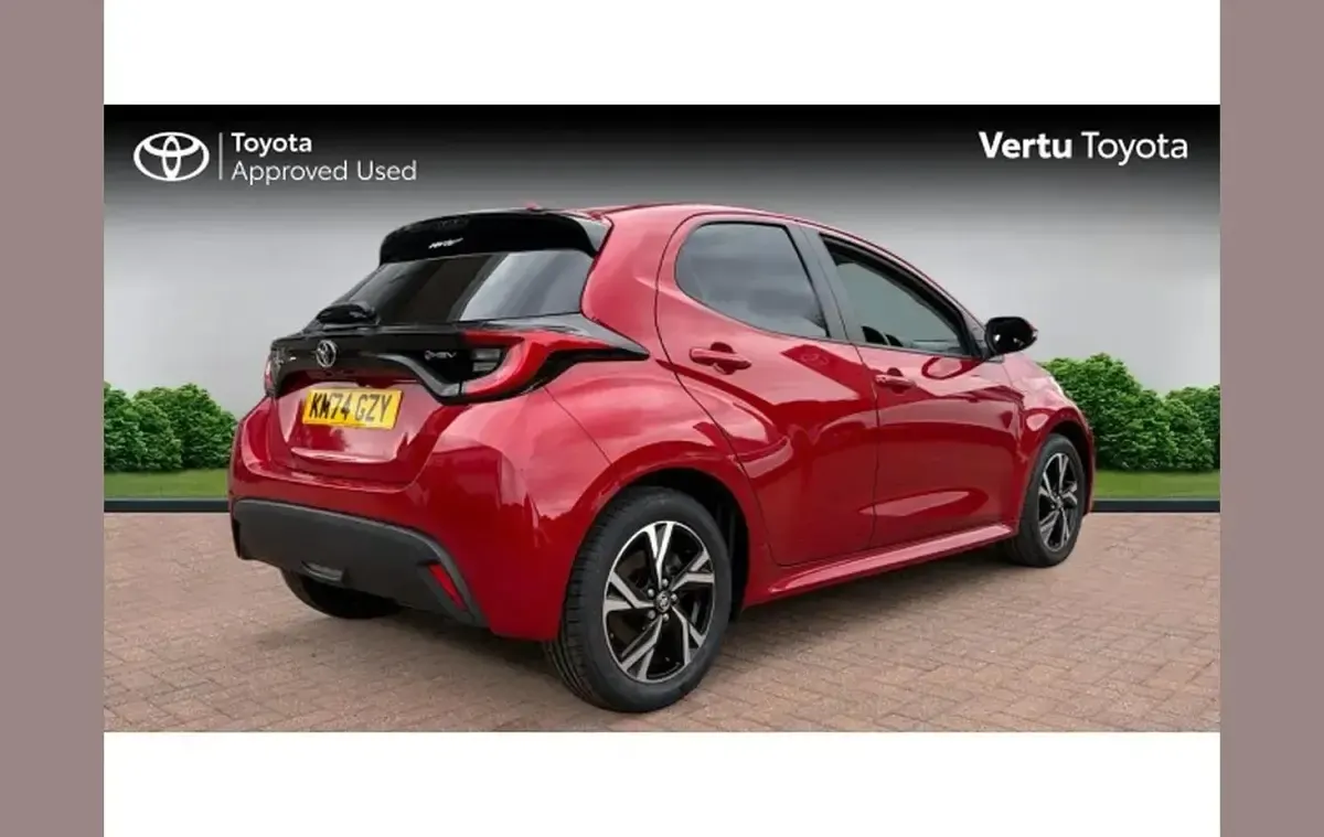 Used Toyota Yaris Design 113 HP (83 kW) 2024 Red Hatchback