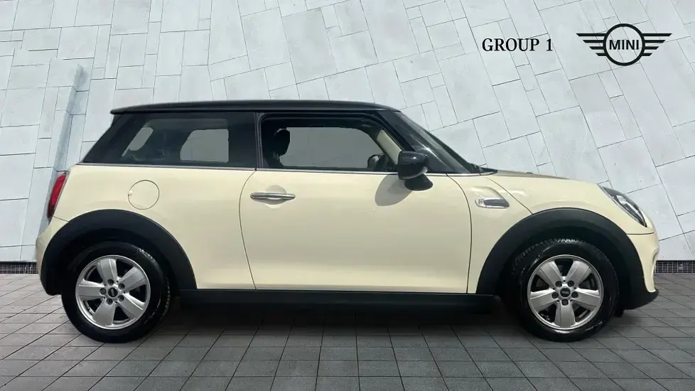 Used Mini Cooper Classic 136 HP (100 kW) 2020 Pepper white Hatchback