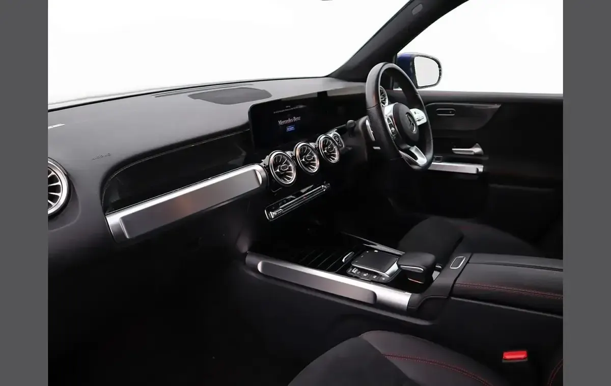 Used Mercedes GLB200 AMG Line Premium 161 HP (118 kW) 2022 Blue SUV