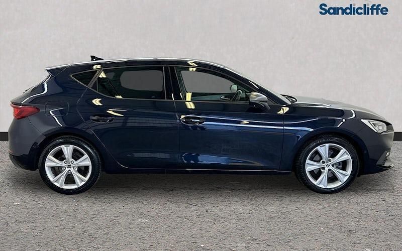 Used Seat Leon FR 110 HP (80 kW) 2023 Blue Hatchback