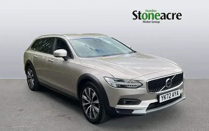 Used Volvo V90 CC Plus 235 HP (172 kW) 2022 Estate