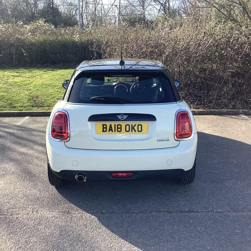 Used Mini Cooper Hatch 136 HP (100 kW) 2018 White Hatchback