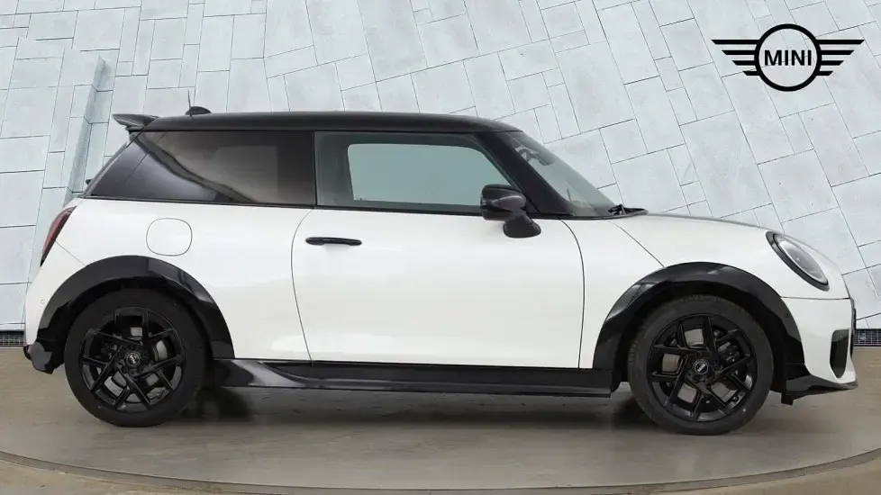 Used Mini Cooper S Hatch 201 HP (147 kW) 2025 White Hatchback