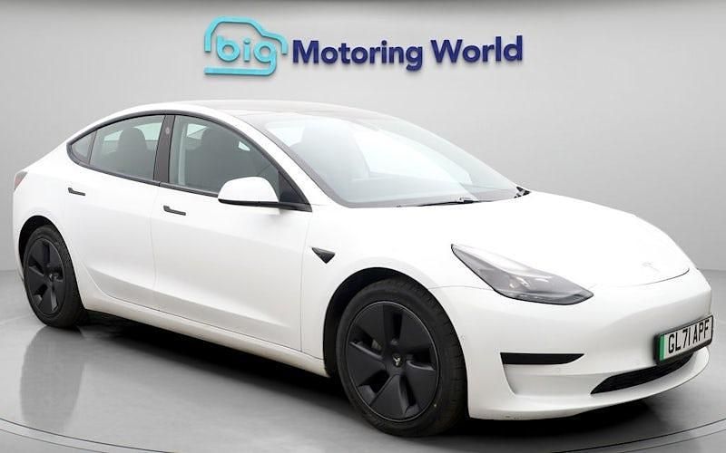 White Used 2021 Tesla Model 3 Standard Range Plus Sedan | £17,000 (Fair price) - Image 1/4