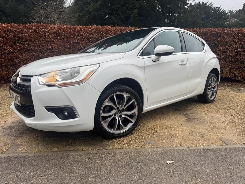 White Used 2014 Citroën DS4 Hatchback | £2,995 (Fair price) - Image 1/4