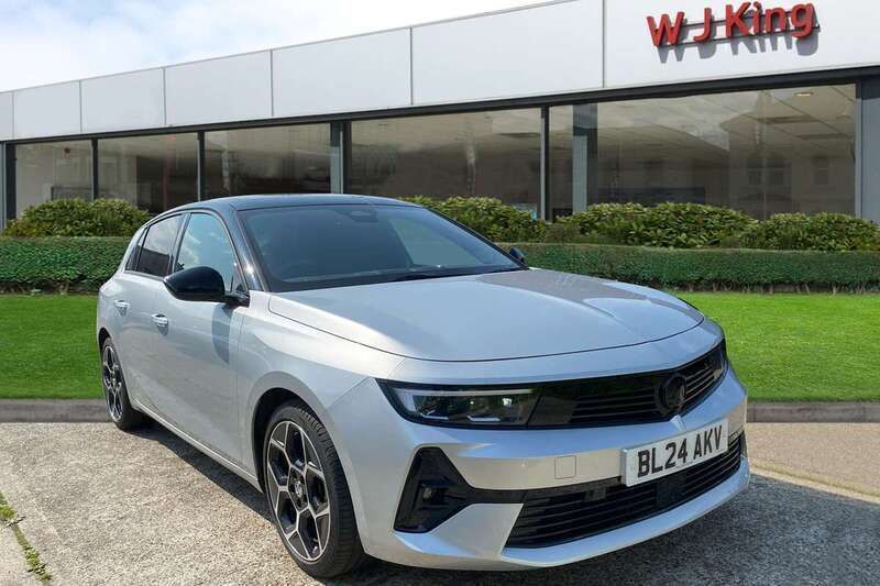 Grey Used 2024 Vauxhall Astra Ultimate Hatchback | £23,395 (A bit pricey) - Image 1/3