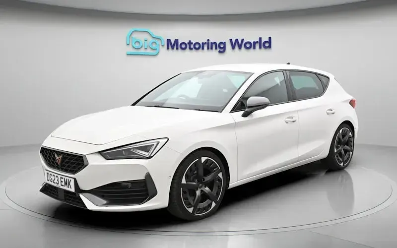 Used Cupra Leon VZ3 310 HP (228 kW) 2023 White Hatchback