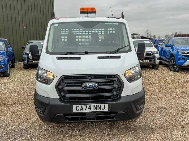 Usado Ford Transit Select 131 HP (96 kW) 2024 Branco Cabrios