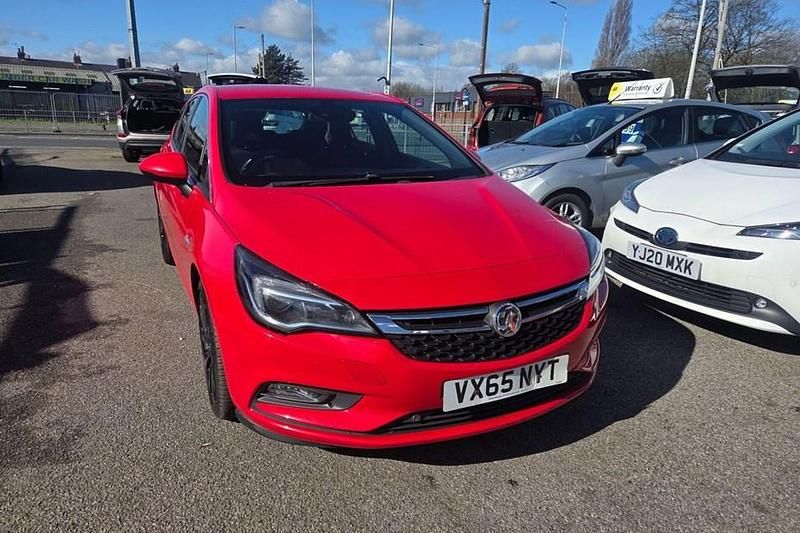Used Vauxhall Astra SRi 136 HP (100 kW) 2015 Red Hatchback