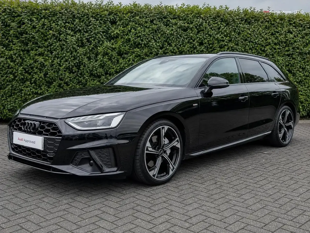 Used Audi A4 Black Edition 204 HP (150 kW) 2022 Black Estate