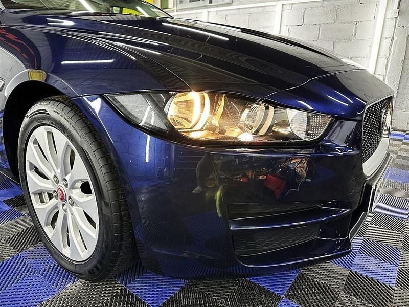 Used Jaguar XE Prestige 163 HP (119 kW) 2017 Blue Sedan
