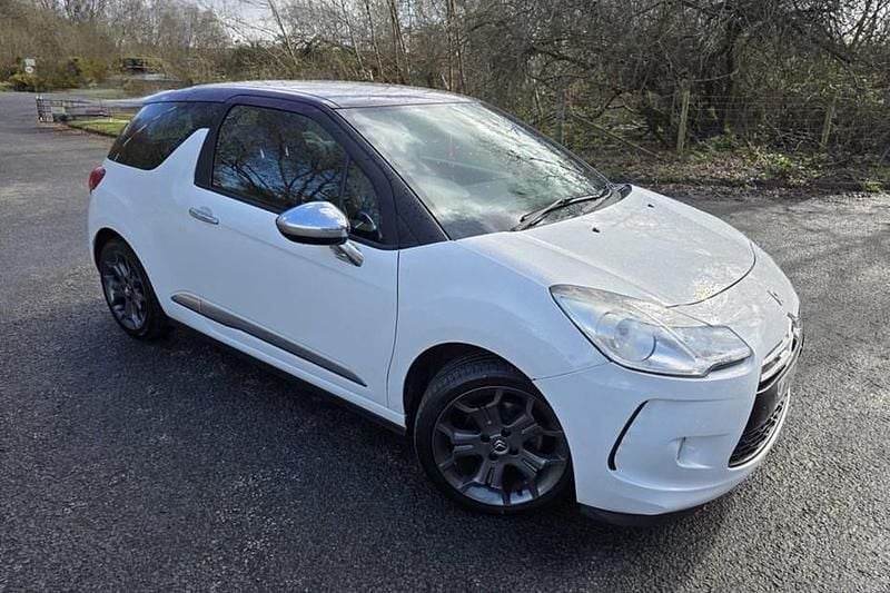 Used Citroën DS3 2010 White Hatchback