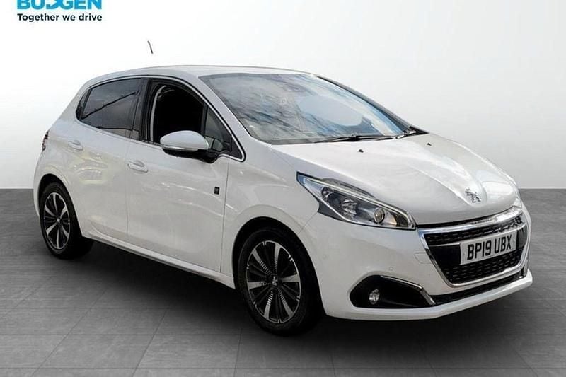 White Used 2019 Peugeot 208 S Hatchback | £9,708 (Fair price) - Image 1/1