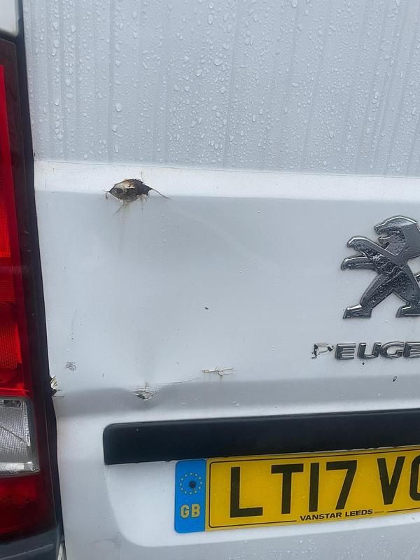 Used Peugeot Boxer 130 HP (95 kW) 2017 White Van