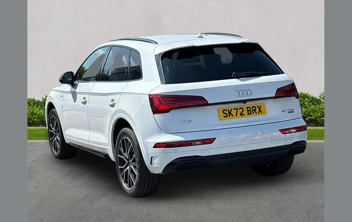 Used Audi Q5 Comfort 265 HP (194 kW) 2022 White SUV