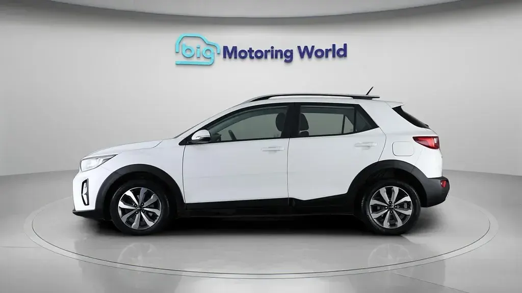 Używany Kia Stonic 99 KM (72 kW) 2021 Biały SUV