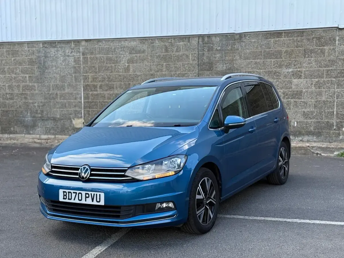 Used VW Touran SEL 150 HP (110 kW) 2021 Blue MPV