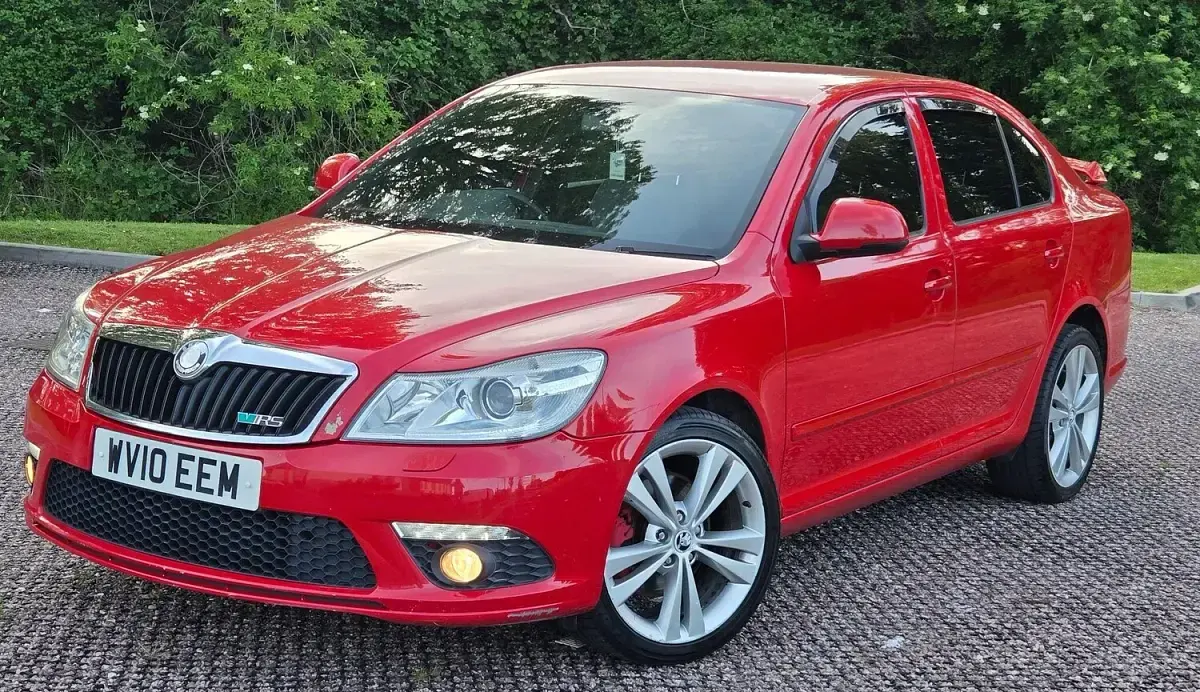 Used Skoda Octavia vRS 200 HP (147 kW) 2010 Red Hatchback