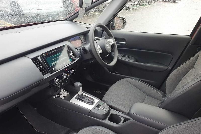 Used Honda Jazz Hybrid 109 HP (80 kW) 2023 Crystal red Hatchback