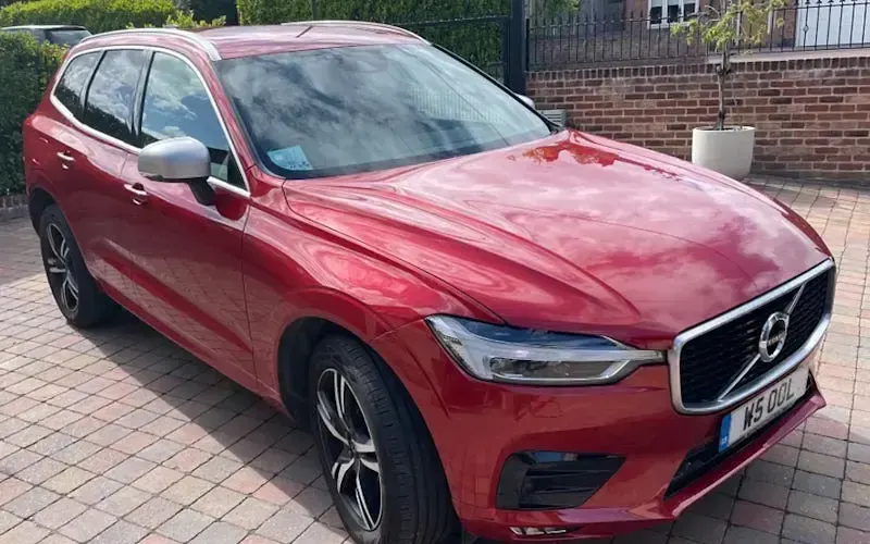 Used Volvo XC60 R-Design 250 HP (183 kW) 2018 SUV