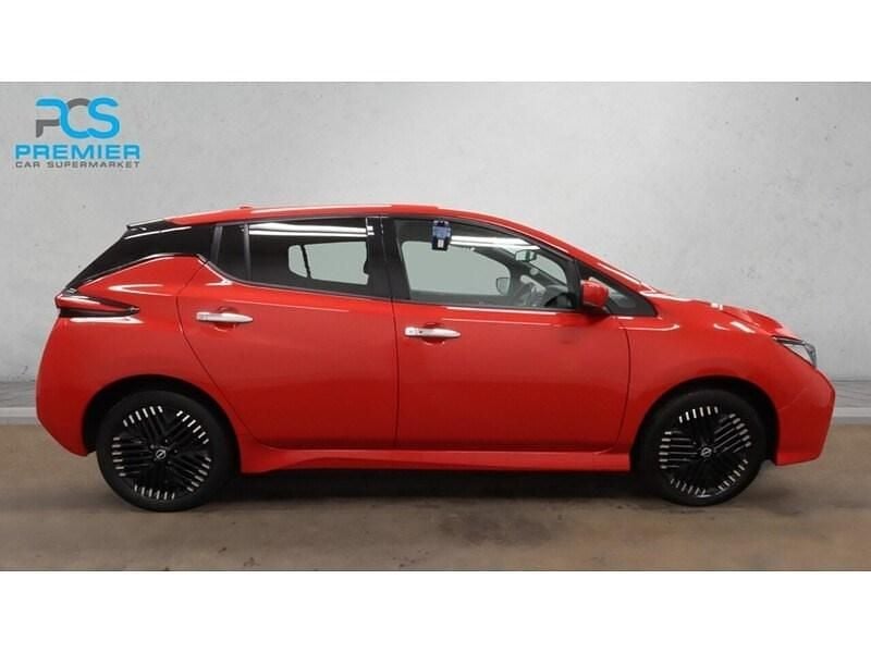 Used Nissan Leaf N-Connecta 160 kW (218 HP) 2023 Red Hatchback