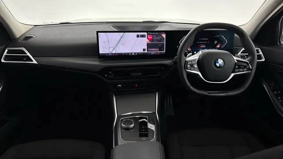 Used BMW 320 Sport Line 181 HP (133 kW) 2025 White Estate