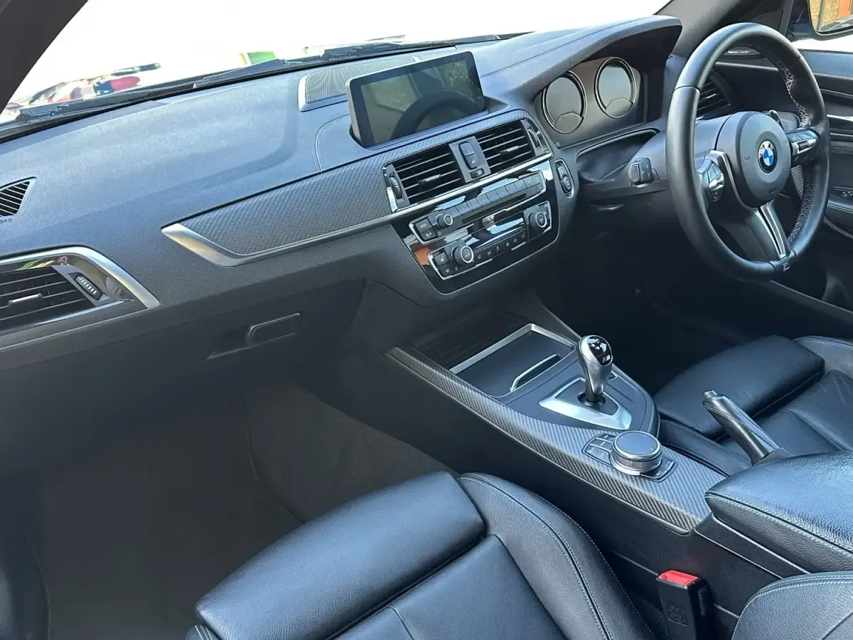 Begagnad BMW M2 M Performance 370 HK (272 kW) 2018 Blå Sportkupé
